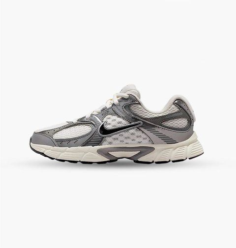 Nike V5 RNR HQ6411-003 фото